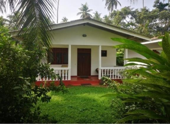 Vidisa Villas Hikkaduwa Buitenkant foto