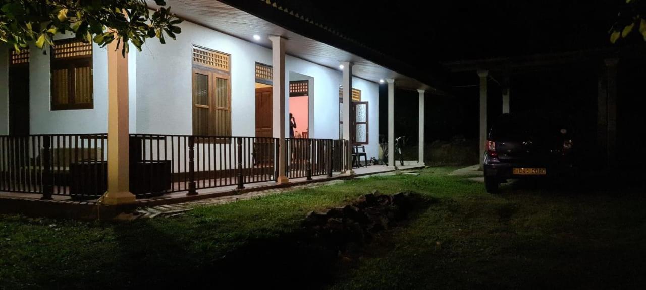 Vidisa Villas Hikkaduwa Buitenkant foto