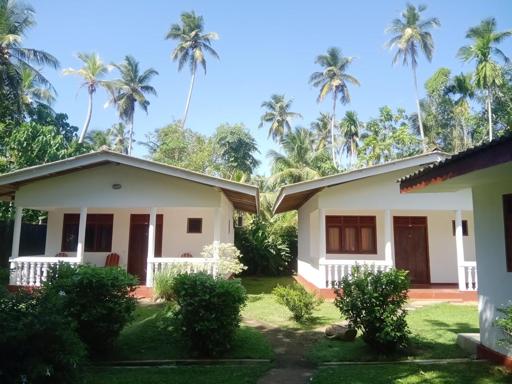 Vidisa Villas Hikkaduwa Buitenkant foto