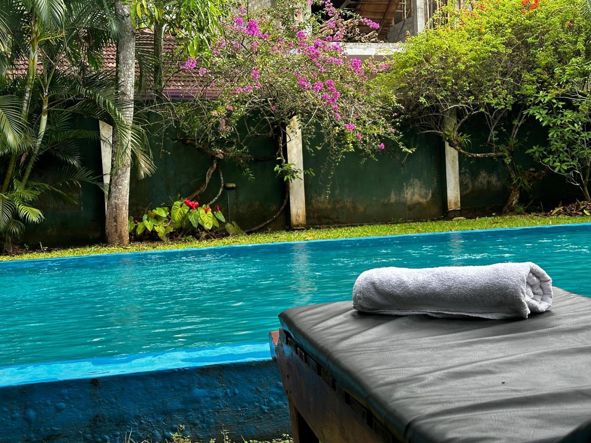 Vidisa Villas Hikkaduwa Buitenkant foto