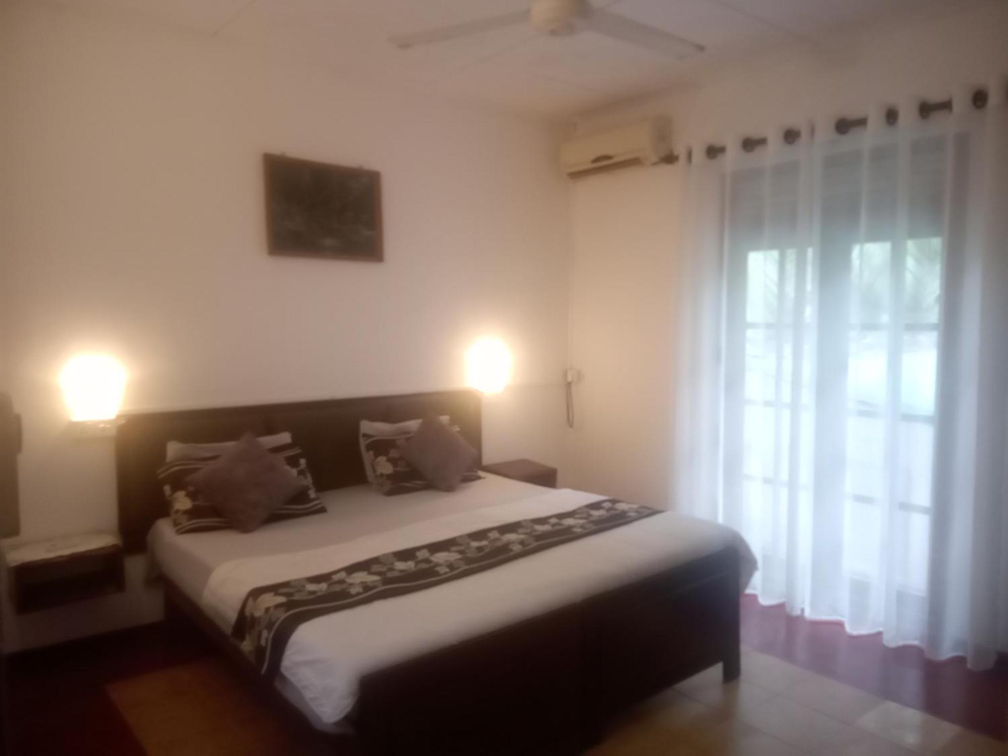 Vidisa Villas Hikkaduwa Buitenkant foto